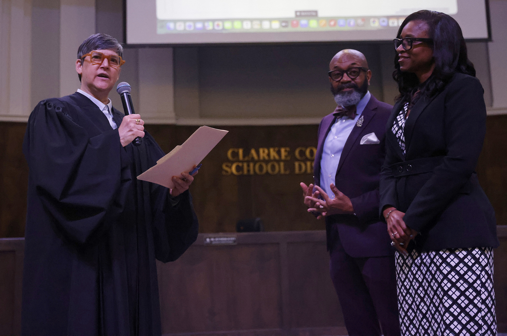 Dr. Scott swearing-in