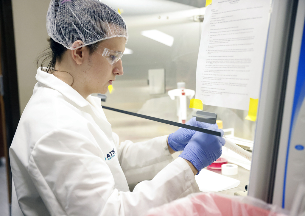 Advanced biomanufacturing student working in lab