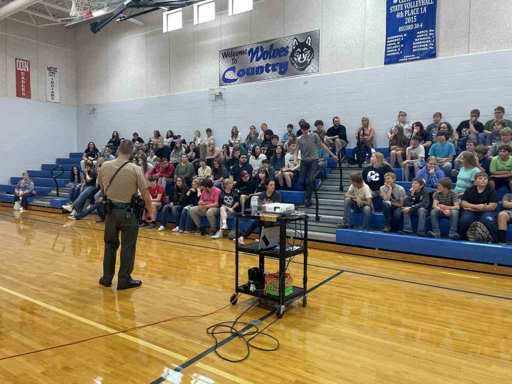 Junior high and high school students were given a presentation by Trooper Caleb Billingsley with  the Illinois State Police called "Your Phone".  Trooper Billingsley shared with students the risks of cyberbullying, online predators, friending those you don't know on social media, social media addiction, and more. Clay City CUSD 10 thanks Trooper Billingsley and ISP for presenting and sharing some great knowledge with our students!