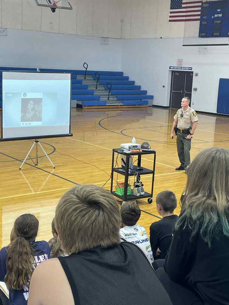 Junior high and high school students were given a presentation by Trooper Caleb Billingsley with  the Illinois State Police called "Your Phone".  Trooper Billingsley shared with students the risks of cyberbullying, online predators, friending those you don't know on social media, social media addiction, and more. Clay City CUSD 10 thanks Trooper Billingsley and ISP for presenting and sharing some great knowledge with our students!