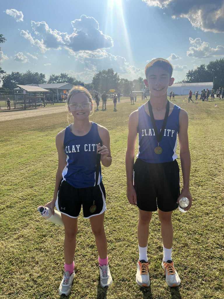 CCJH/Flora Co-op Cross Country had a great meet at Geff! The students finished as follows - JV: Arias - 6th, Parker - 11th Varsity: Daniel - 2nd, Hadley - 3rd, Halle (Flora) - 4th, Finley - 5th, Delaney - 7th