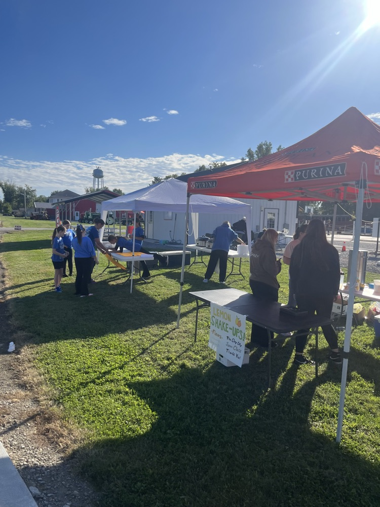 CCJH Cheer is jumping for fries at the Fall Festival! Stop by their booth near The Scoop for some fries! While you're there, grab a shake-up from the Junior Class! Have some tasty treats while supporting Clay City Schools!
