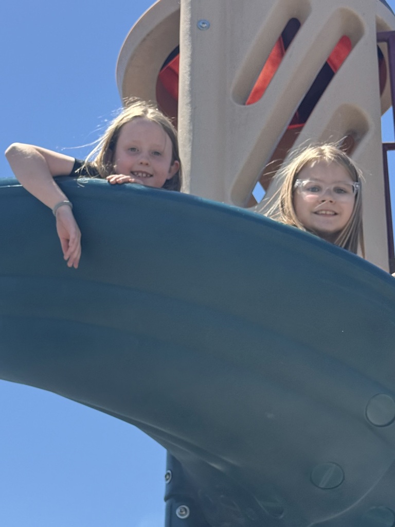 On Thursday, librarian Mrs. Goodrum took elementary students who met their semester Accelerated Reader point goal to Musgrove Park in Olney for some food and fun. A total of 58 students met their AR goal and were eligible to attend. Thanks to the generosity of The Clay City Banking Co. students were treated to Domino’s pizza and Ginger Ale’s lemonade or sweet tea for lunch. Mrs. Goodrum provided students with popsicles as well. Overall, the students had a great time soaking in the sunshine on a beautiful day! Mrs. Goodrum would like to thank chaperones Mrs. Klein, Mrs. Snyder, Miss Fender, Miss Brynne, Miss Ninetta, and Miss Deanna and bus driver Miss Kim for helping on the trip. 