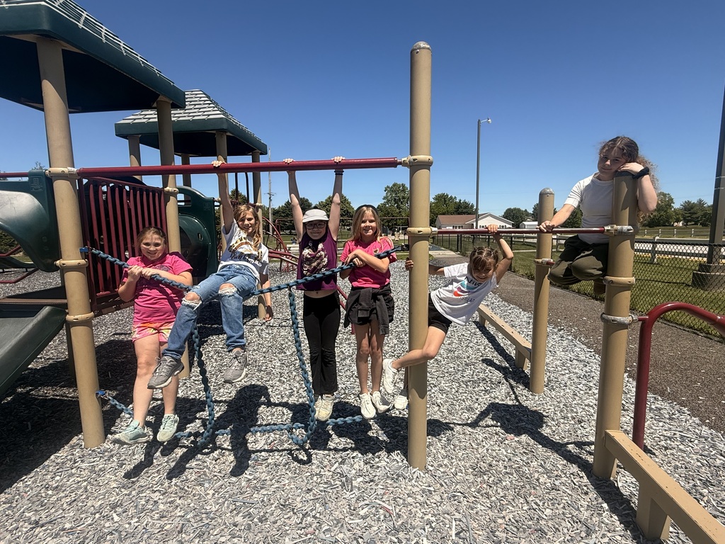 On Thursday, librarian Mrs. Goodrum took elementary students who met their semester Accelerated Reader point goal to Musgrove Park in Olney for some food and fun. A total of 58 students met their AR goal and were eligible to attend. Thanks to the generosity of The Clay City Banking Co. students were treated to Domino’s pizza and Ginger Ale’s lemonade or sweet tea for lunch. Mrs. Goodrum provided students with popsicles as well. Overall, the students had a great time soaking in the sunshine on a beautiful day! Mrs. Goodrum would like to thank chaperones Mrs. Klein, Mrs. Snyder, Miss Fender, Miss Brynne, Miss Ninetta, and Miss Deanna and bus driver Miss Kim for helping on the trip. 