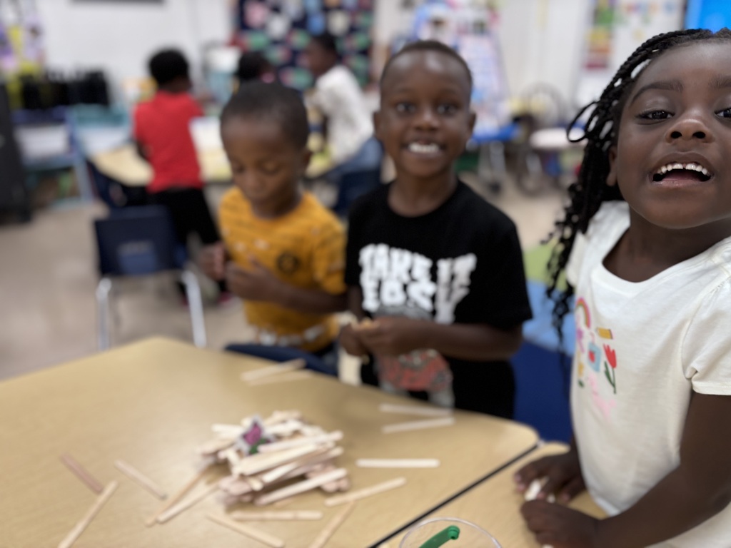 Mrs. Young's Kindergarten, The Three Little Pigs Story