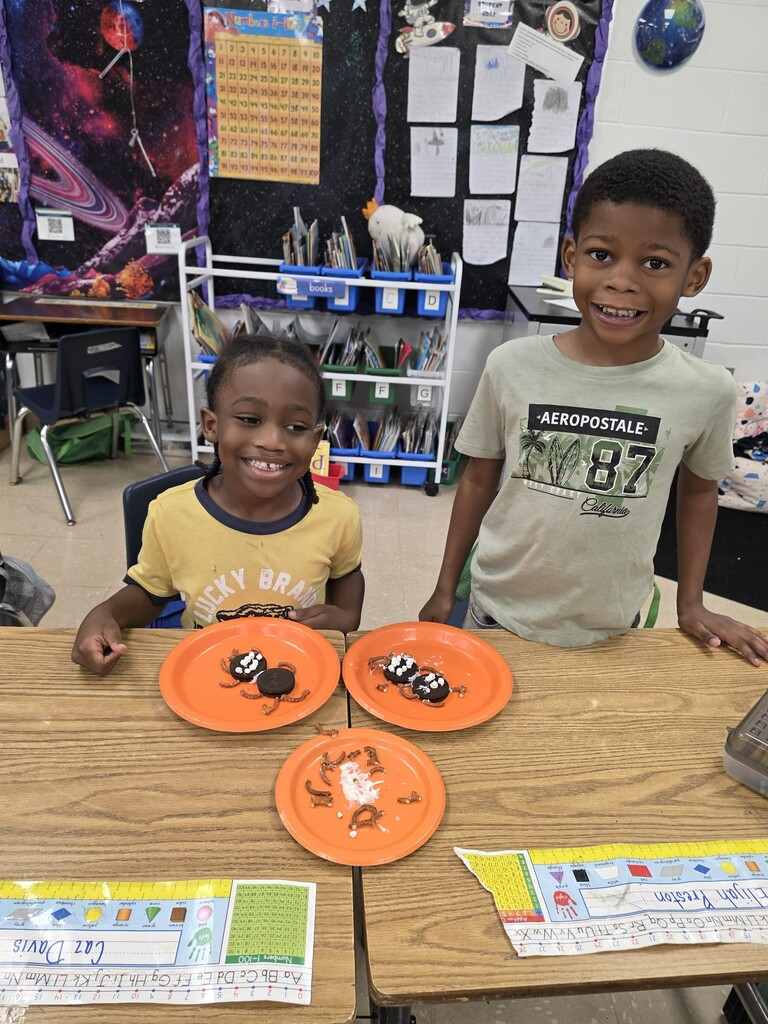 Mrs. Moreno's 1st Grade Spider Activity