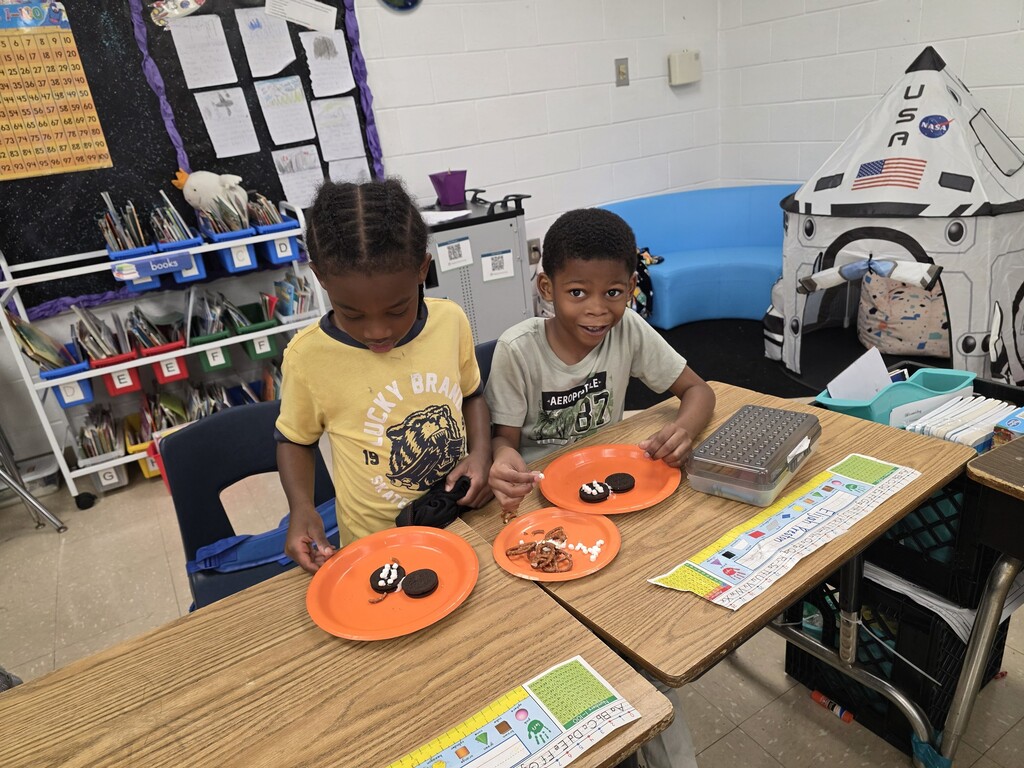Mrs. Moreno's 1st Grade Spider Activity