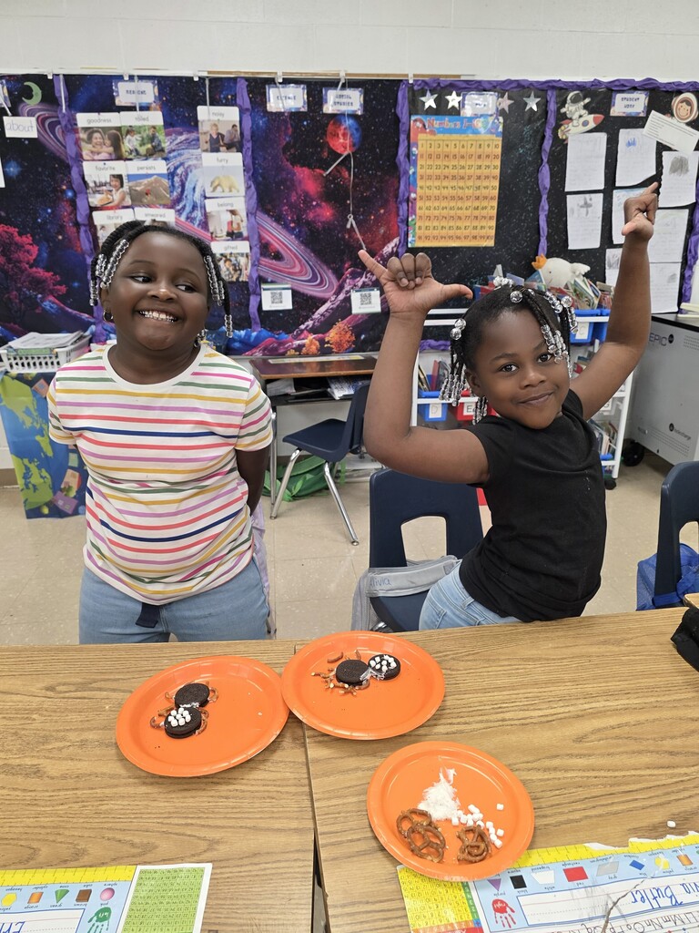 Mrs. Moreno's 1st Grade Spider Activity