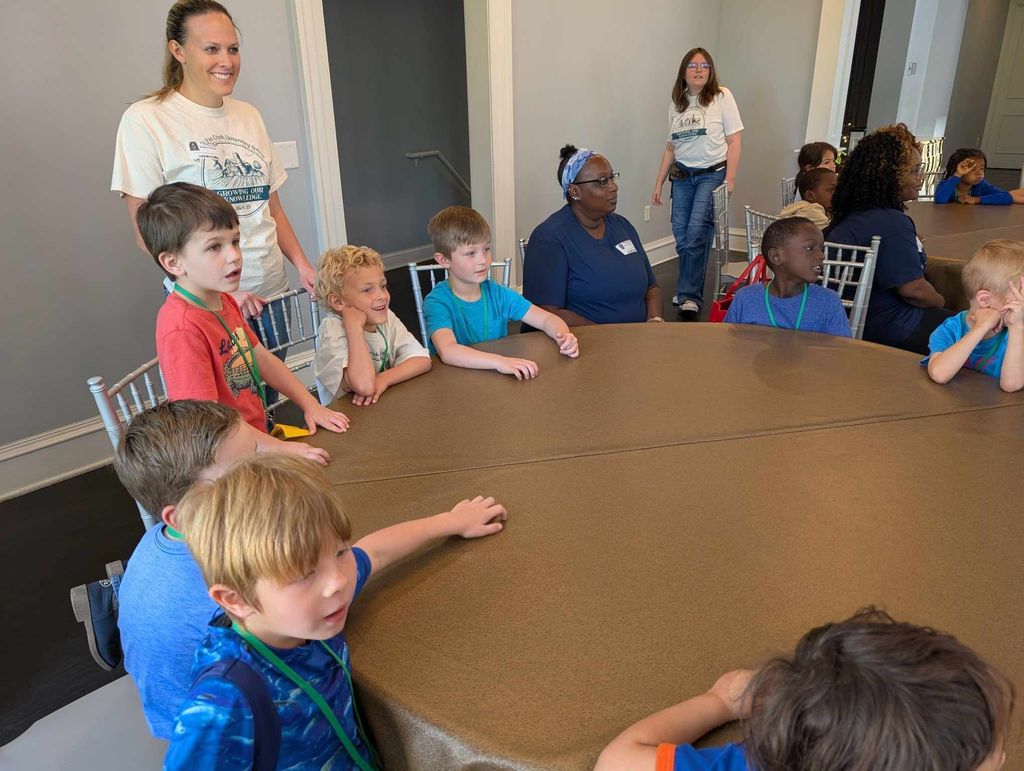 Miss Bragg's class had a sweet time on their field trip to Sweet Pete's! A fun day filled with learning and treats!