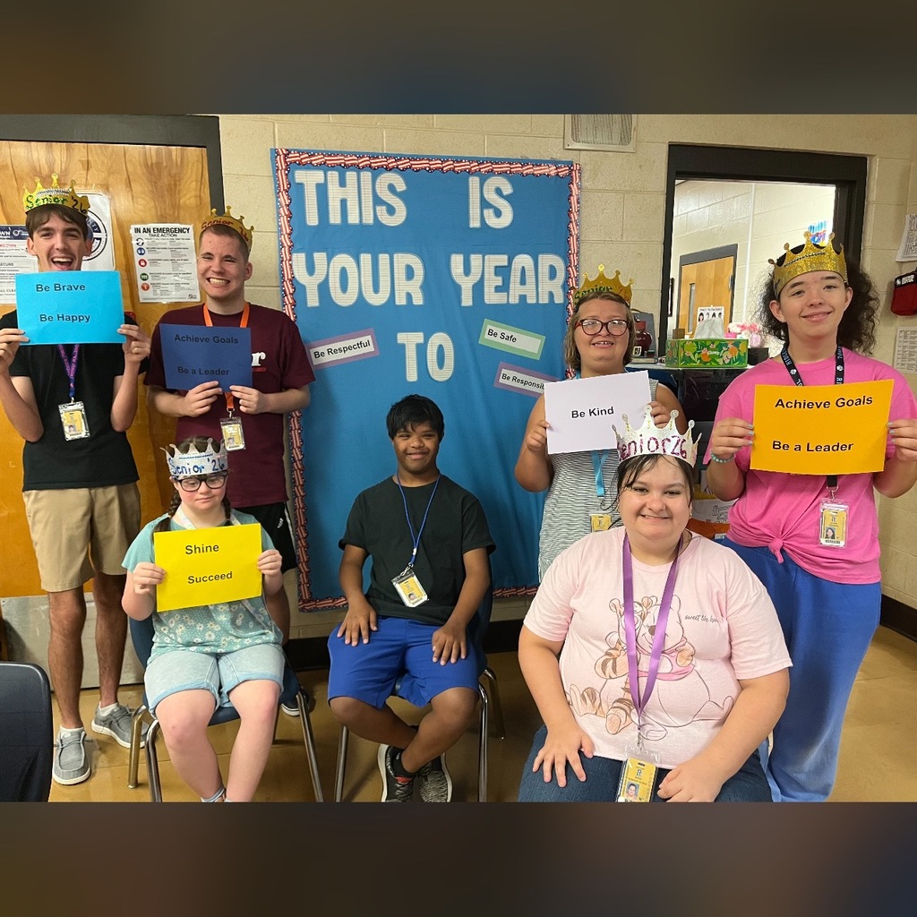Ms. O’Neal’s 1st period senior class is starting the year with positivity and purpose! ✨ On day one, students explored uplifting vocabulary—words to inspire bravery, kindness, leadership, and success all year long. With crowns on their heads and big goals in their hearts, this group is ready to make their senior year truly shine!