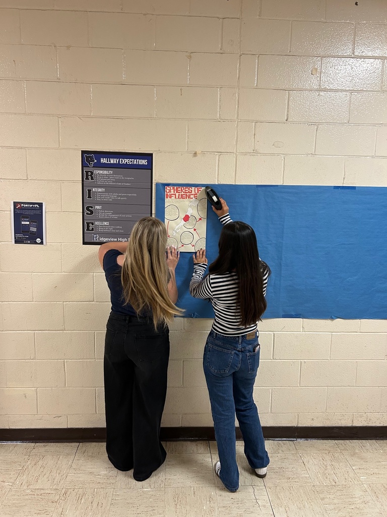 Mr. Ley’s IB Seniors kicked off their first Approaches to Learning (ATL) project exploring imperial Japan. Working in groups, students researched and analyzed key concepts that contributed to Japan’s shift from isolationism to imperialism in the late 19th and early 20th centuries. Engaged discussions and thoughtful collaboration set the tone for a strong start to the year!
