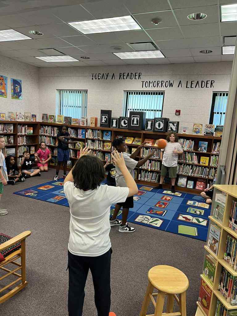 What do you do when it's too hot for Run/Walk ? You do fun teamwork stations inside!