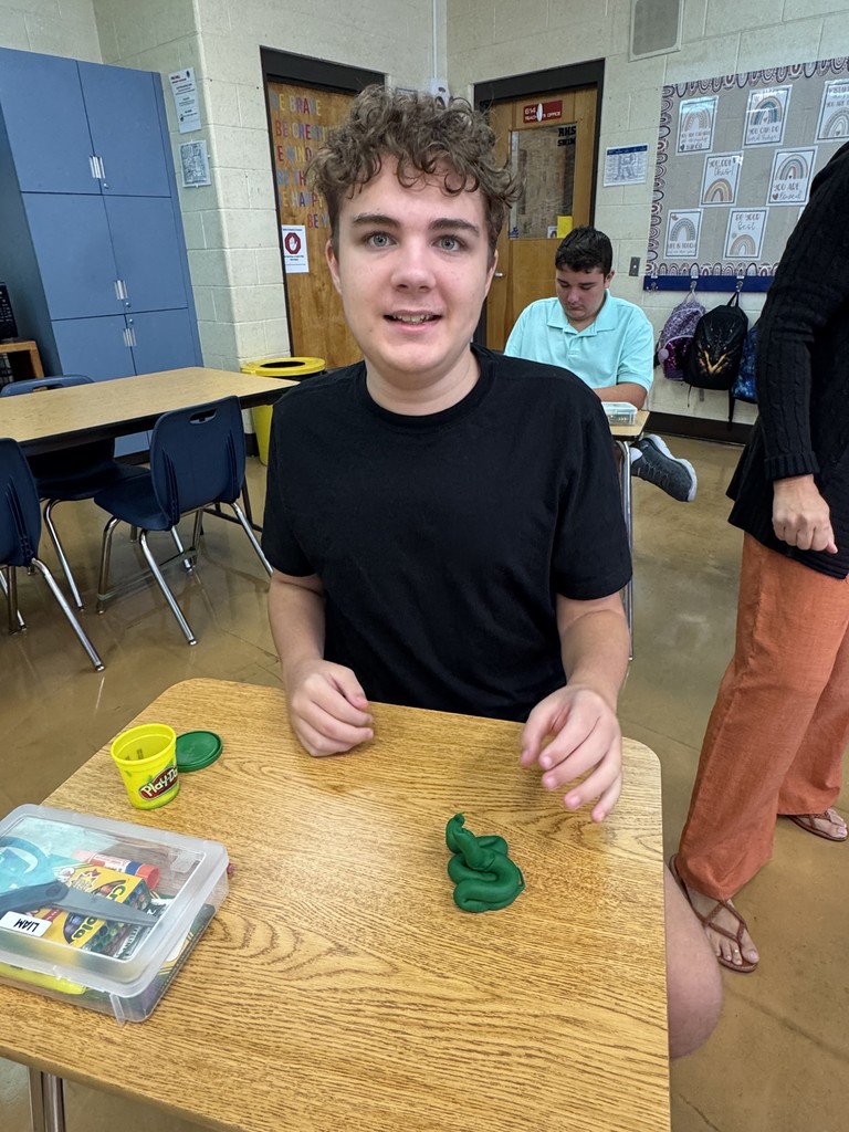 In Ms. Cannarella’s science class, students learned how germs invade our bodies and how our immune system responds to fight them off. 🦠💪 To bring their learning to life, they created their own “germs” out of Play-Doh—making science both educational and fun!