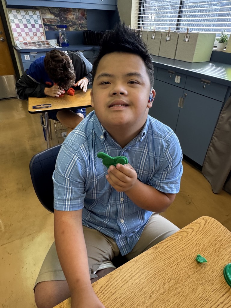 In Ms. Cannarella’s science class, students learned how germs invade our bodies and how our immune system responds to fight them off. 🦠💪 To bring their learning to life, they created their own “germs” out of Play-Doh—making science both educational and fun!