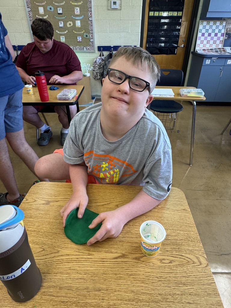 In Ms. Cannarella’s science class, students learned how germs invade our bodies and how our immune system responds to fight them off. 🦠💪 To bring their learning to life, they created their own “germs” out of Play-Doh—making science both educational and fun!
