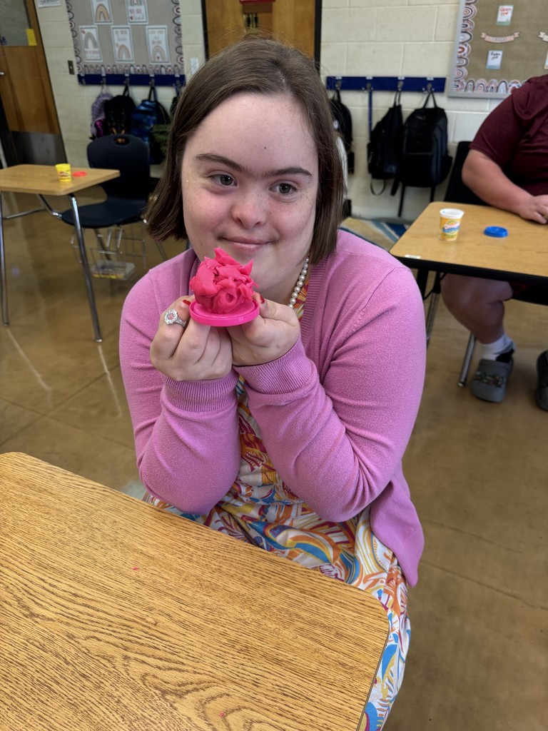 In Ms. Cannarella’s science class, students learned how germs invade our bodies and how our immune system responds to fight them off. 🦠💪 To bring their learning to life, they created their own “germs” out of Play-Doh—making science both educational and fun!