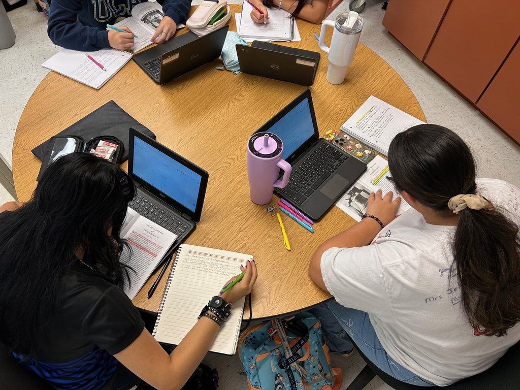 In Government and Government Honors, students took a deep dive into the Declaration of Independence and the Preamble to the Constitution. Working like historians, they identified influences from philosophers Locke, Hobbes, and Blackstone and examined evidence of the four theories of government formation. The class then engaged in discussion around the concepts of limited government and natural rights, connecting these ideas to the grievances the colonists expressed against the English Crown. A powerful way to see how philosophy shaped the foundation of our democracy!