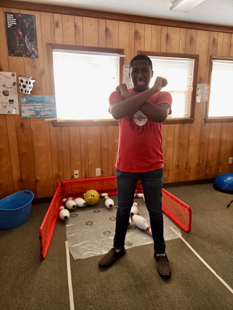 Ms. Yowell’s PE students showed off their aim and accuracy by bowling strikes on the lane set up right in the portable! Their focus, teamwork, and determination made it a fun and memorable activity. Way to rise to the challenge, Panthers!