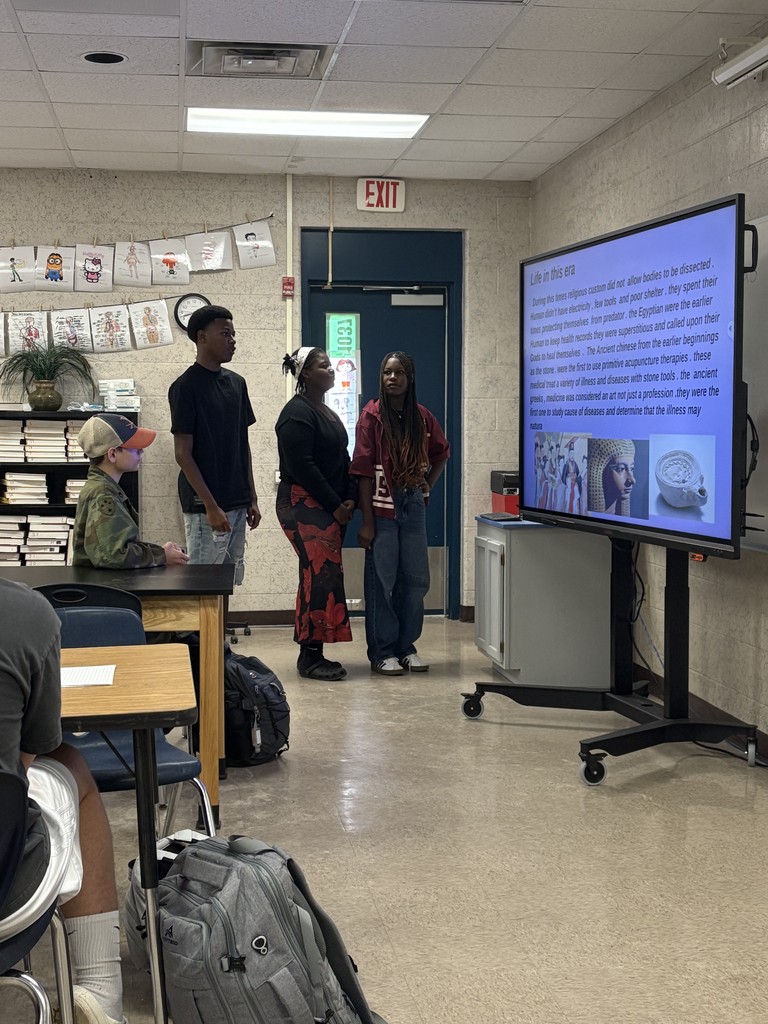 In Ms. Johnston’s 9th Grade Medical Skills class, students collaborated in groups to research the History of Healthcare and then presented their findings to the class, showcasing how medicine has evolved over time. In addition to building content knowledge, students practiced evaluations and peer feedback, preparing them for future leadership roles in healthcare and beyond.