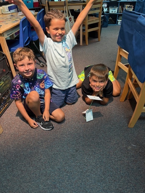 Mrs. Van De Water’s 2nd and 3rd grade classes learned TEAM and STEAM this week. They learned ways of working together as a TEAM through STEAM activities