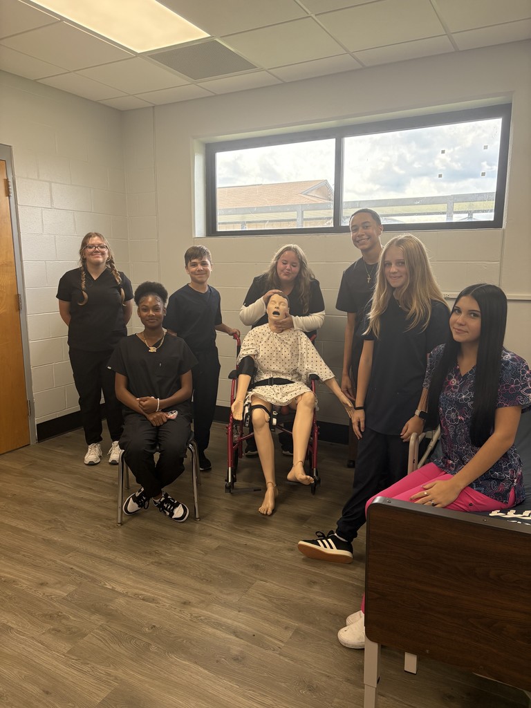 Ms. Johnson’s Medical Skills students brought their learning to life with skits demonstrating professional vs. unprofessional behavior in healthcare. Focusing on topics like confidentiality, body language, and appearance, students applied what they learned from Chapter 1—through class notes and a video on The Healthcare Worker—to highlight the importance of professionalism in the medical field.