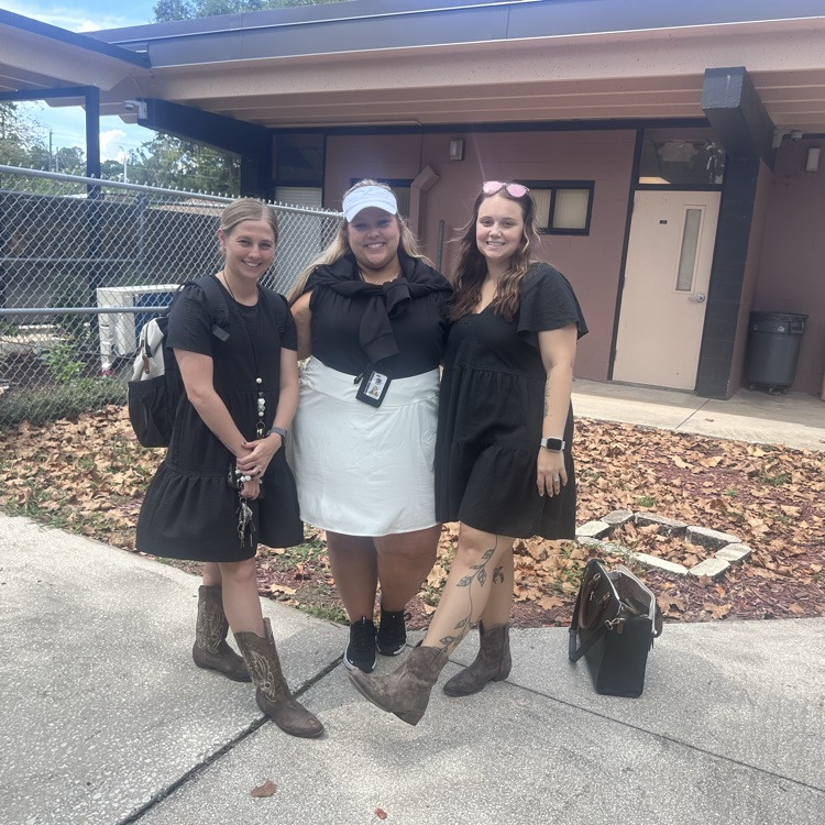 Country vs. Country Club Day 🌽🥾🎾⛳️