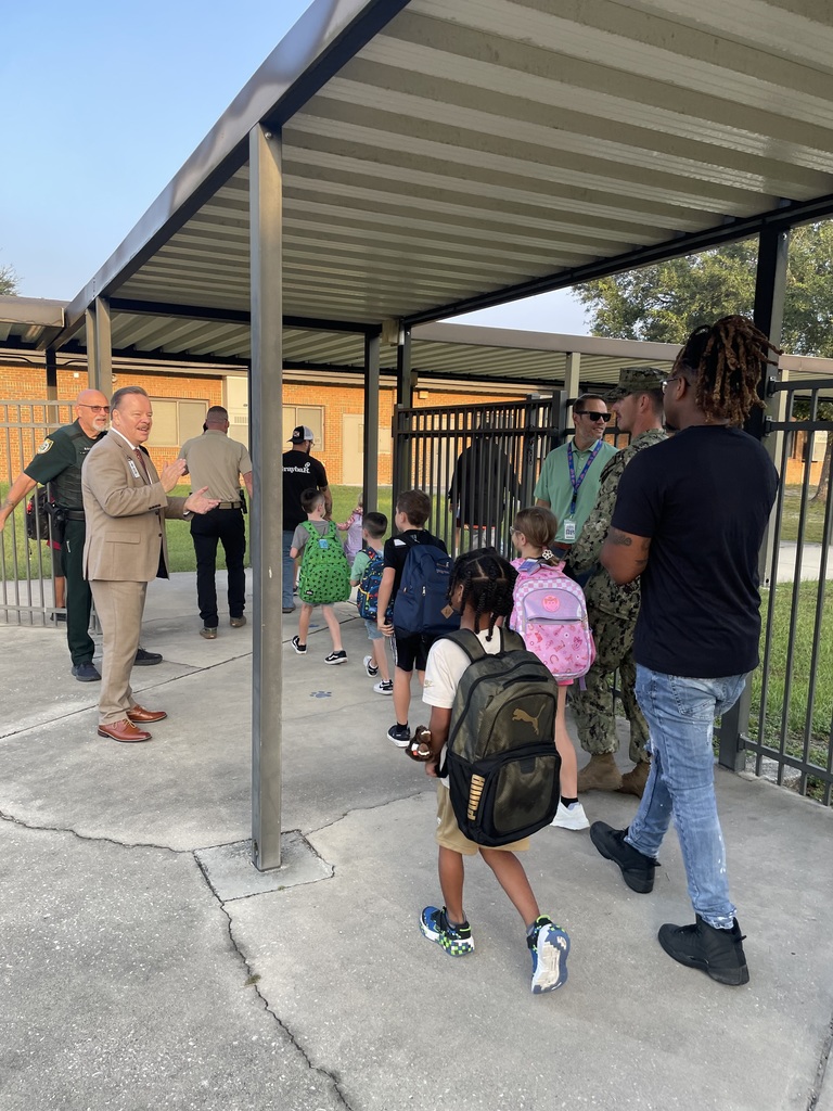 Superintendent Welcoming in Dads to School 