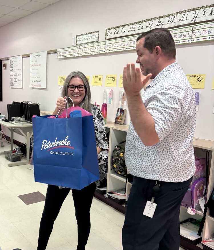employee receiving award