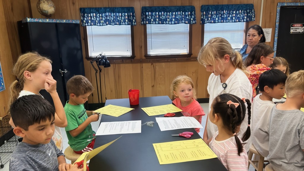 Creswell & Frendah's classes  science lab together