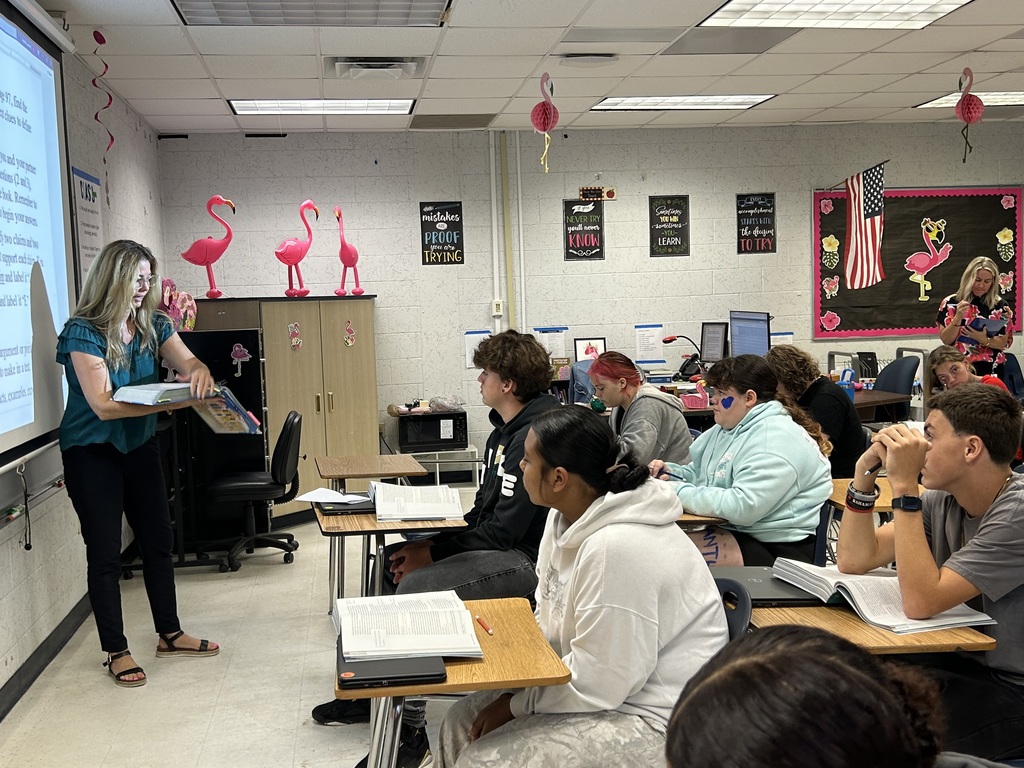 Ms. Aranda's 9th-grade English students