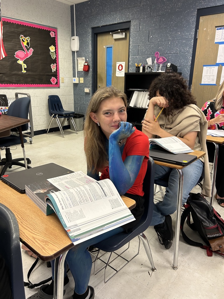 Ms. Aranda's 9th-grade English students