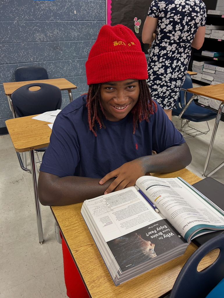 Ms. Aranda's 9th-grade English students