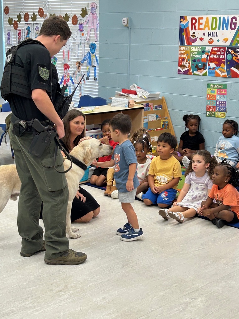 Last week, our Little Paws students celebrated Community Helper’s Week with a special visit from Deputies Lowery and Taliaferro and their amazing K-9 partners, Icarus and Dante! Our littles, along with our Level 4 Early Childhood Education students, learned all about how K-9s are trained and the crucial jobs they and their deputy handlers perform each day to keep our community safe. Thank you to our Clay County Sheriff’s Office partners for giving our students such an engaging, hands-on learning experience!