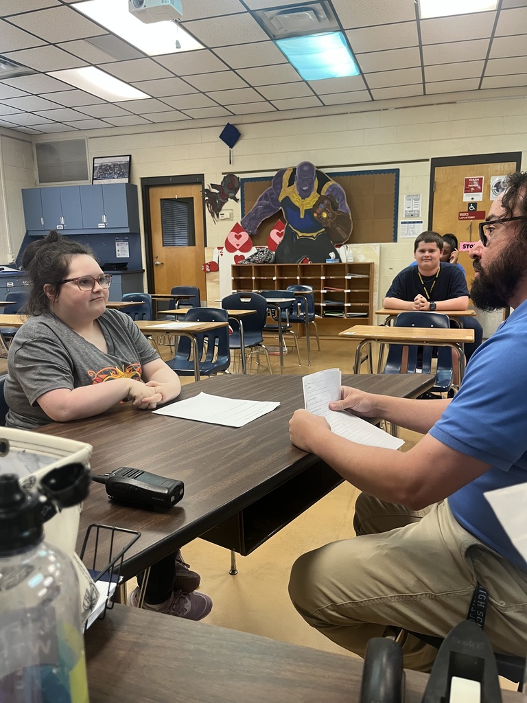 Mr. Gonzalez’s students put their professional skills to the test this week by practicing mock interviews during Career Prep class! Students refined their communication techniques and gained valuable experience in presenting themselves confidently in an interview setting. Activities like this help our Panthers build the skills they’ll need for future careers.