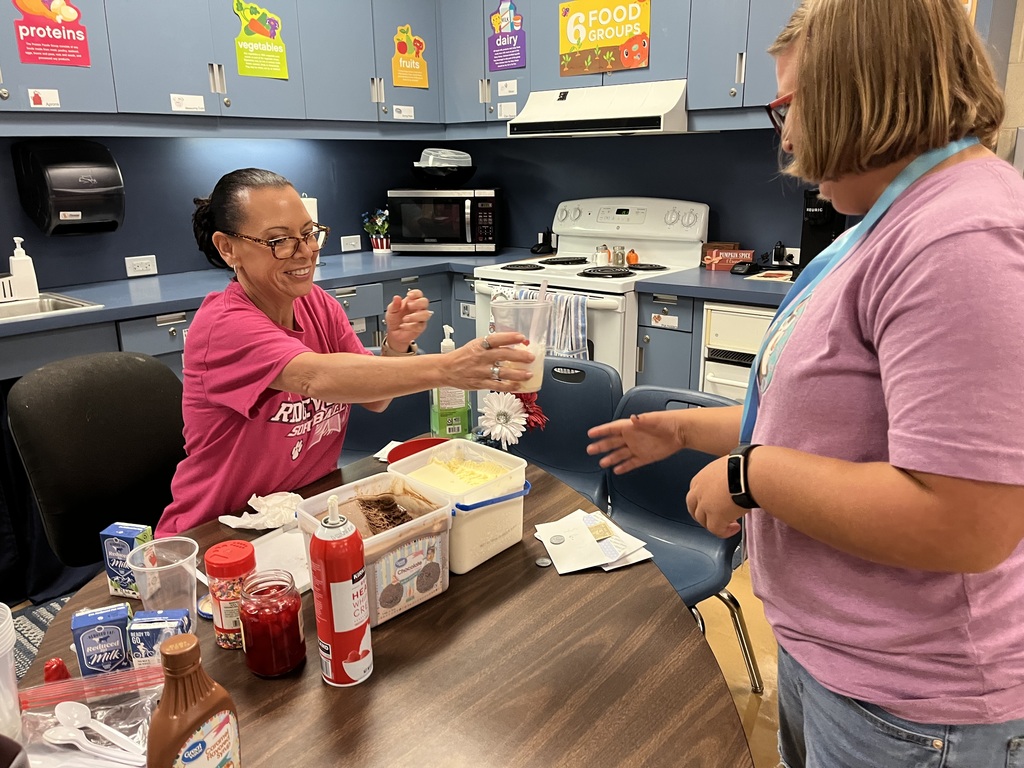 Ms. O’Neal’s students ended the week with a fun and engaging hands-on lesson at “O’Neal’s Ice Cream Shop.” Students selected items from a menu, calculated costs, ensured they had enough money, and determined how much change they should receive. Ms. O’Neal played the role of the waitress, encouraging students to use eye contact and clear communication to place their orders, while Mrs. S served as the cashier and Mrs. Valerie provided “service with a smile.” 🍦 The students loved this interactive lesson that blended math and social skills — real-world learning they can use out in the community.