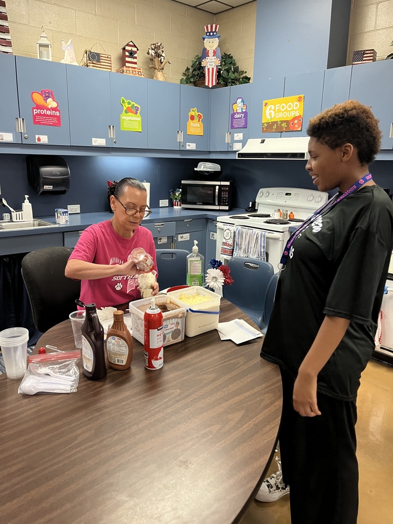 Ms. O’Neal’s students ended the week with a fun and engaging hands-on lesson at “O’Neal’s Ice Cream Shop.” Students selected items from a menu, calculated costs, ensured they had enough money, and determined how much change they should receive. Ms. O’Neal played the role of the waitress, encouraging students to use eye contact and clear communication to place their orders, while Mrs. S served as the cashier and Mrs. Valerie provided “service with a smile.” 🍦 The students loved this interactive lesson that blended math and social skills — real-world learning they can use out in the community.