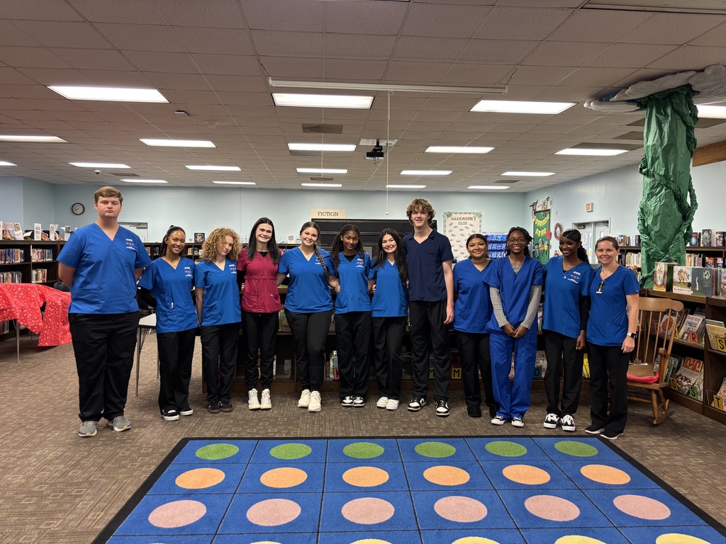 Health Science Foundations juniors recently brought classroom learning to life by conducting school health screenings at Lakeside Elementary. After studying essential skills such as measuring vision, hearing, height, and weight—and exploring key professional characteristics of healthcare workers—students applied their clinical training to perform basic screenings. This hands-on experience created a valuable connection between theoretical knowledge and real-world clinical practice, helping prepare our future healthcare professionals for their careers.