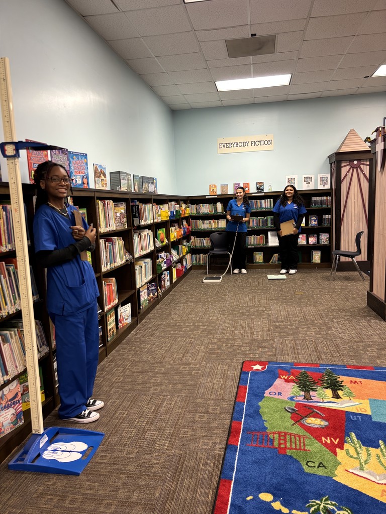 Health Science Foundations juniors recently brought classroom learning to life by conducting school health screenings at Lakeside Elementary. After studying essential skills such as measuring vision, hearing, height, and weight—and exploring key professional characteristics of healthcare workers—students applied their clinical training to perform basic screenings. This hands-on experience created a valuable connection between theoretical knowledge and real-world clinical practice, helping prepare our future healthcare professionals for their careers.