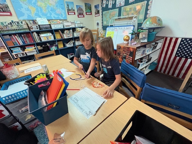 🍎🍁Fall Fun🍁🍎 What is the best way to celebrate fall? Bobbing for apples, engineering style in Mrs. VandeWater's room