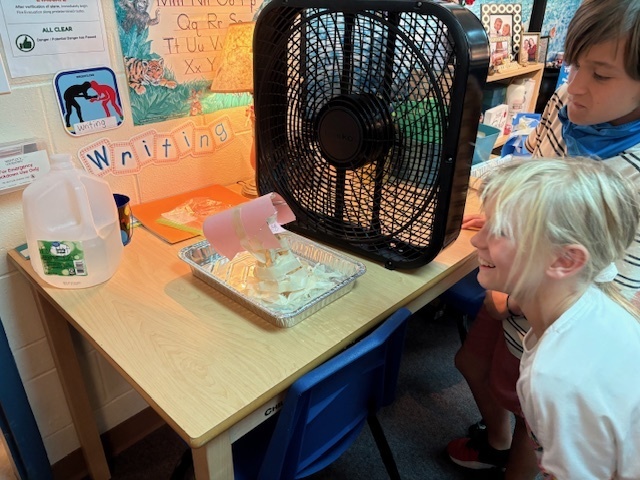 🌪Wild Weather Fun🌪 Mrs. Van De Water’s 4th grade students have been studying natural disasters and ways to prepare for and survive them. This week they learned about and created “hurricane proof” structures.