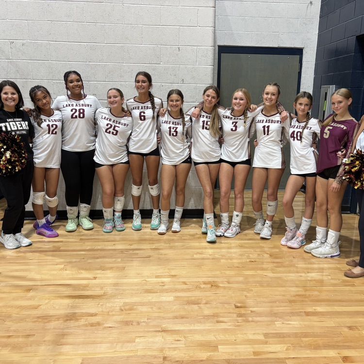 LAJ volleyball team vs. Oakleaf semifinals