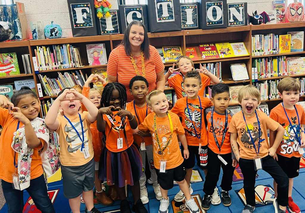 🧡Unity Day Fun!🧡 We are loving all the orange walking thru our hallways to celebrate against bullying! Thanks to everyone who wore orange!