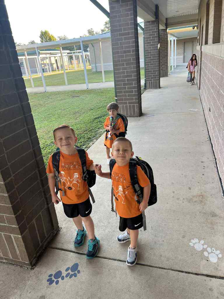 🧡Unity Day Fun!🧡 We are loving all the orange walking thru our hallways to celebrate against bullying! Thanks to everyone who wore orange!