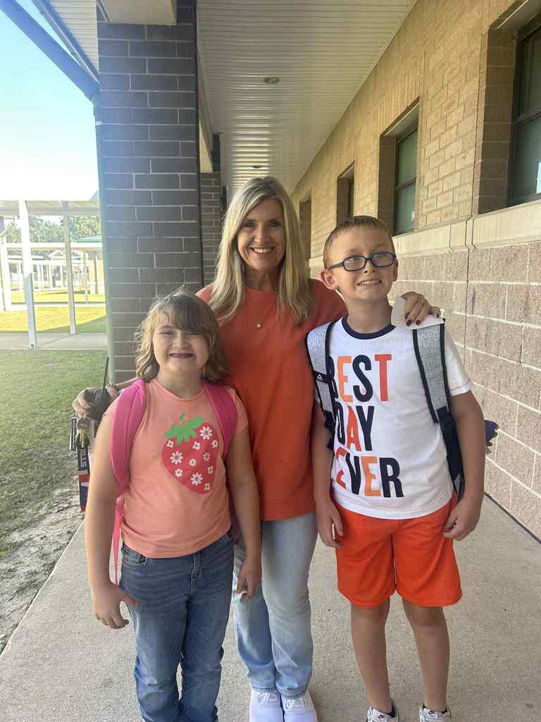 🧡Unity Day Fun!🧡 We are loving all the orange walking thru our hallways to celebrate against bullying! Thanks to everyone who wore orange!
