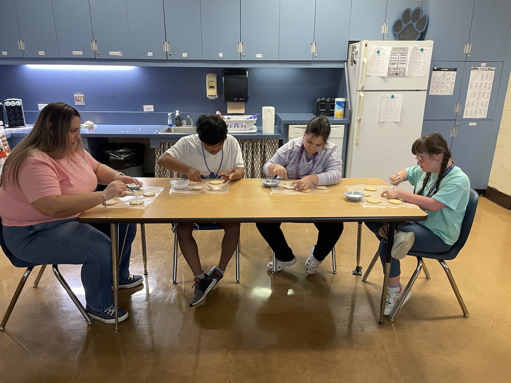 Ms. B.’s Career Prep students put their culinary skills to the test as they practiced slicing rolled cookie dough using safety knives! After perfecting their technique, they decorated their cookies in beautiful fall colors—just in time for the season! 