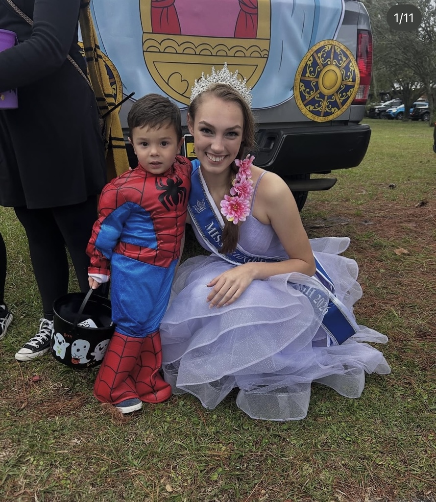 Our amazing Ridgeview students showed up in full force to support Ridgeview Elementary’s “Math Isn’t Scary” Trunk or Treat event! 🧮🍭  Students from various clubs and athletic teams hosted creative trunks filled with treats and Panther spirit, while members of FFEA took it a step further by designing interactive math and literacy games for the elementary students to enjoy. 🎲📚  It was a night full of learning, laughter, and leadership as our Panthers spread joy and showed what it means to give back to our community.