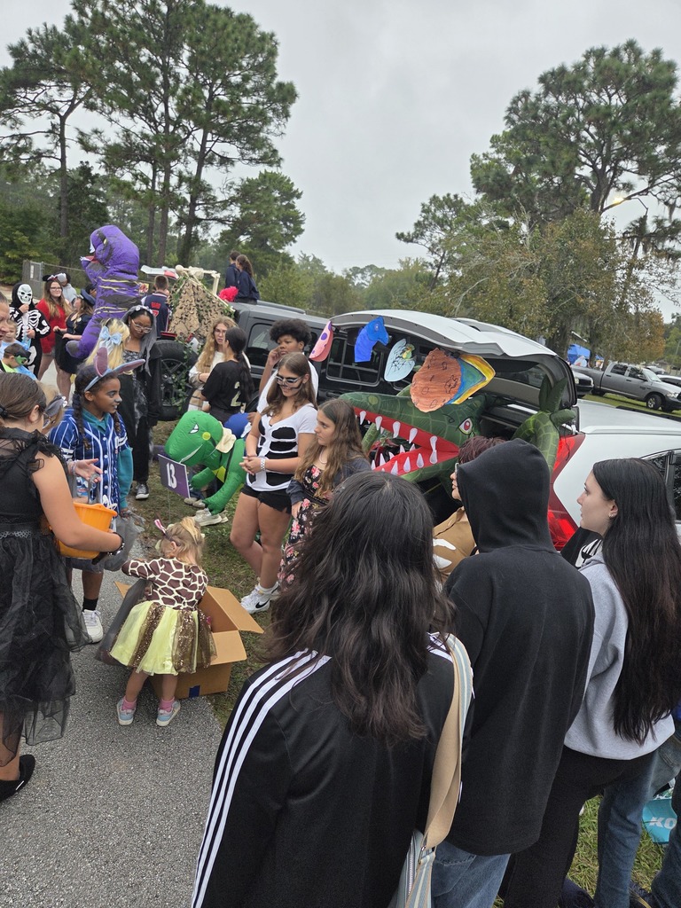 Our amazing Ridgeview students showed up in full force to support Ridgeview Elementary’s “Math Isn’t Scary” Trunk or Treat event! 🧮🍭  Students from various clubs and athletic teams hosted creative trunks filled with treats and Panther spirit, while members of FFEA took it a step further by designing interactive math and literacy games for the elementary students to enjoy. 🎲📚  It was a night full of learning, laughter, and leadership as our Panthers spread joy and showed what it means to give back to our community.