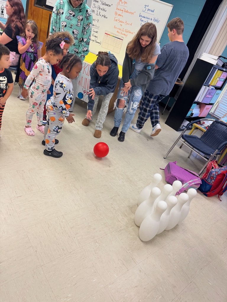 Our Early Childhood Education students did a fantastic job hosting this year’s Little Paws Fall Festival! From pumpkin carving and painting to fun games, music, pizza, and Kona Ice, it was a day filled with laughter, learning, and fall fun. We’re so proud of our students for creating such a memorable experience for our Little Paws!