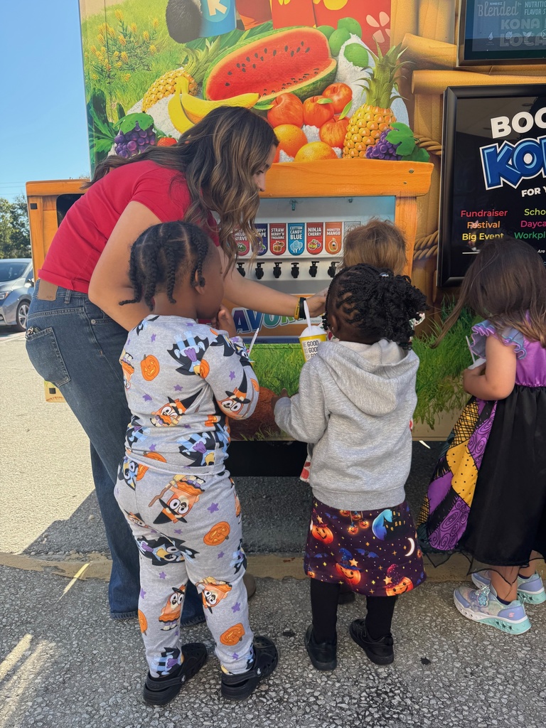 Our Early Childhood Education students did a fantastic job hosting this year’s Little Paws Fall Festival! From pumpkin carving and painting to fun games, music, pizza, and Kona Ice, it was a day filled with laughter, learning, and fall fun. We’re so proud of our students for creating such a memorable experience for our Little Paws!
