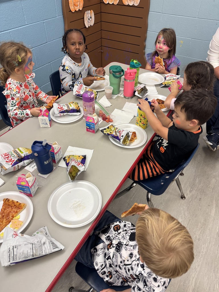 Our Early Childhood Education students did a fantastic job hosting this year’s Little Paws Fall Festival! From pumpkin carving and painting to fun games, music, pizza, and Kona Ice, it was a day filled with laughter, learning, and fall fun. We’re so proud of our students for creating such a memorable experience for our Little Paws!